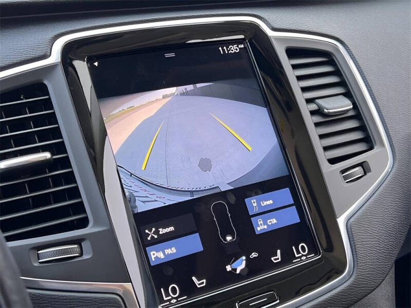 2022 Volvo XC90 T5 Momentum