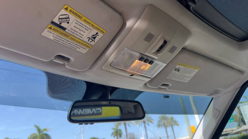 2012 Land Rover LR4 HSE LUX