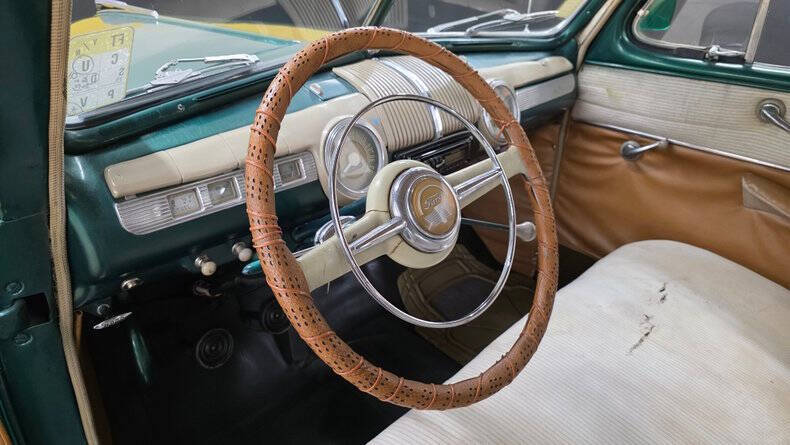 1948 Ford Super Deluxe