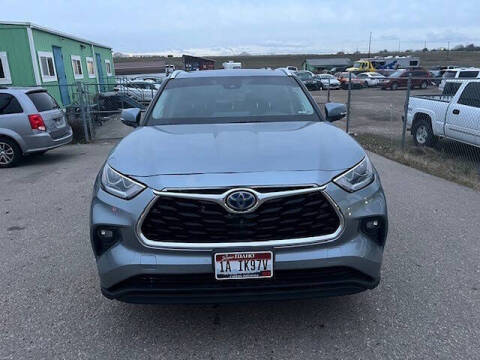 2021 Toyota Highlander Hybrid Platinum