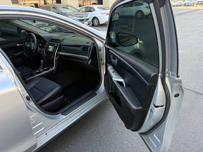 2016 Toyota Camry SE