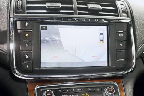 2017 Lincoln Continental Select