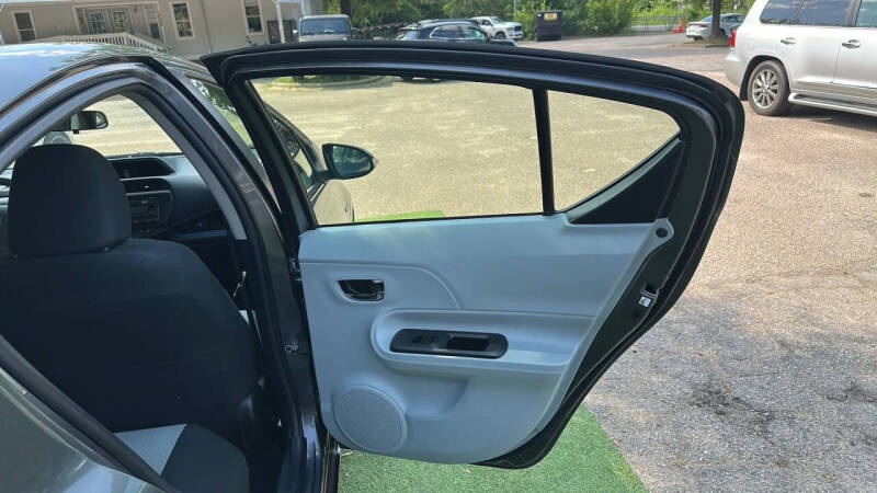 2013 Toyota Prius c