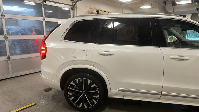 2025 Volvo XC90 B6 Plus Bright Theme 7P