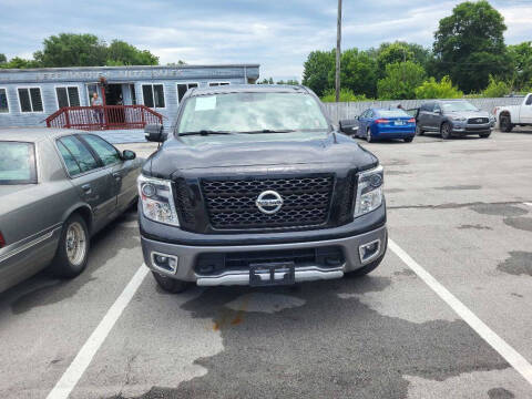 2017 Nissan Titan SV