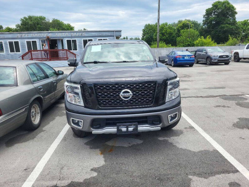 2017 Nissan Titan SV