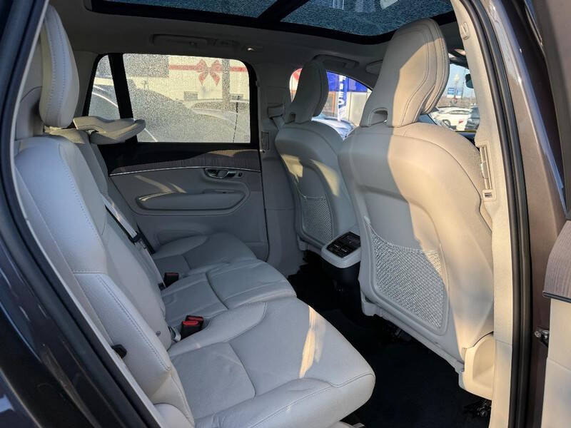 2023 Volvo XC90 B6 Plus Bright Theme 7P