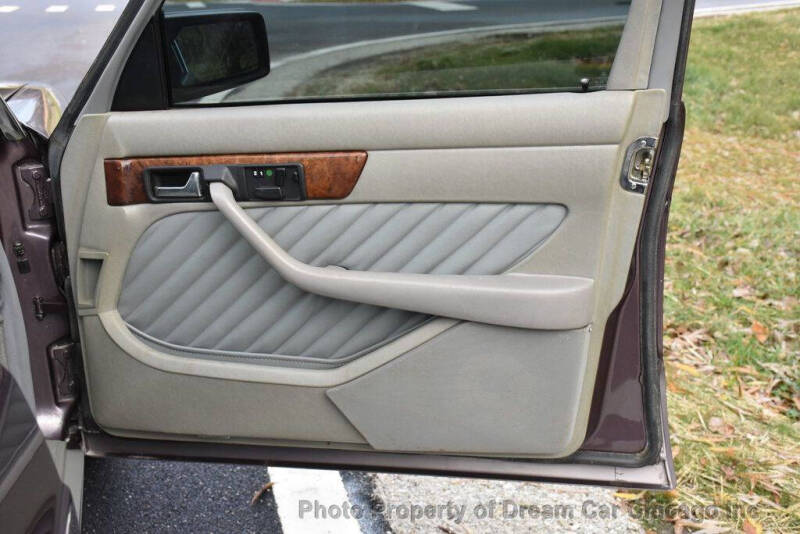 1991 Mercedes-Benz 560-Class 560 SEL