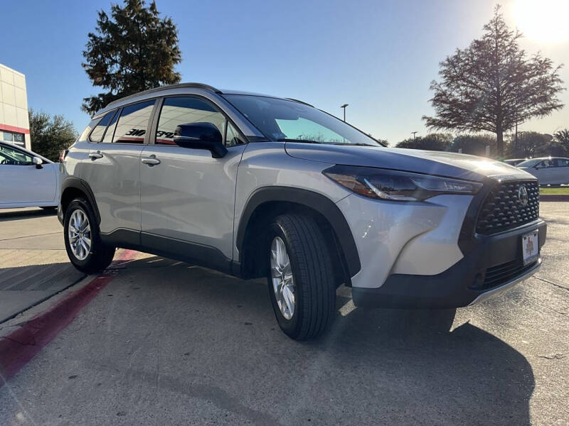 2025 Toyota Corolla Cross LE