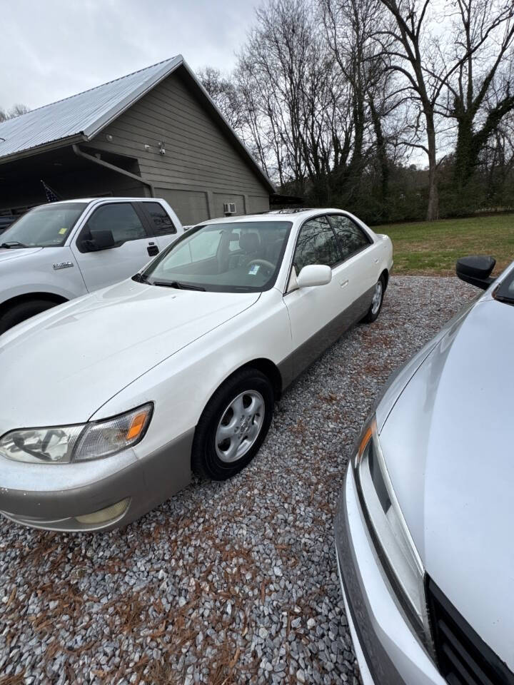 1997 Lexus ES 300 for sale at Well-Done Autos LLC in Cedartown, GA