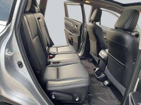 2017 Toyota Highlander Limited Platinum