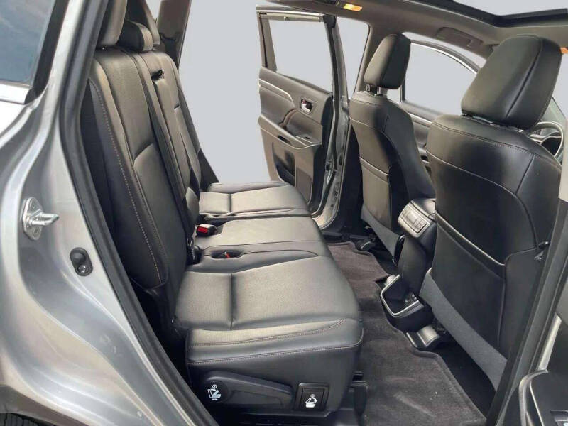 2017 Toyota Highlander Limited Platinum