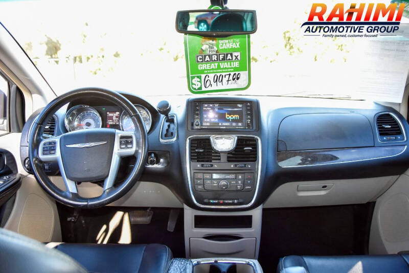 2014 Chrysler Town and Country Touring