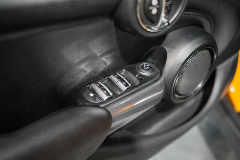 2016 MINI Hardtop 4 Door Cooper