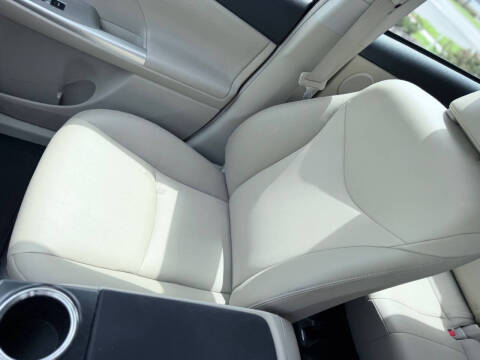 2012 Toyota Prius v Five
