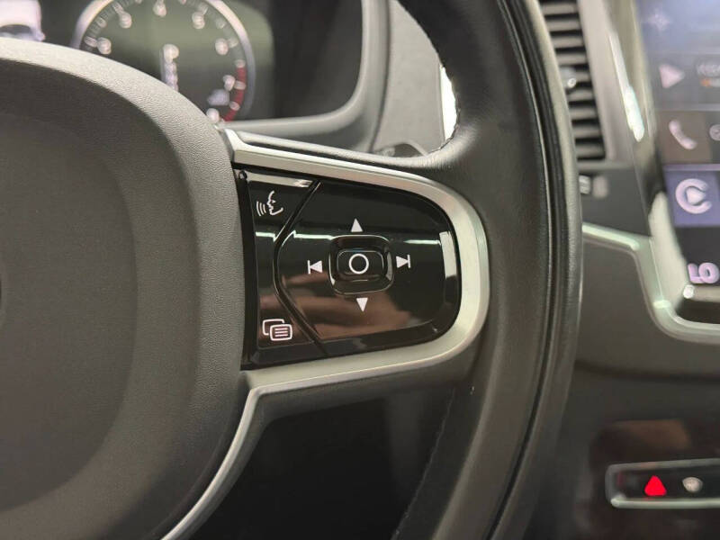 2019 Volvo XC90 T6 Momentum