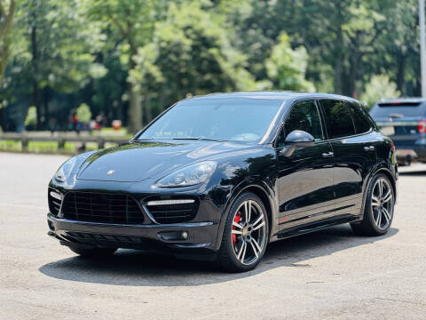 2014 Porsche Cayenne GTS