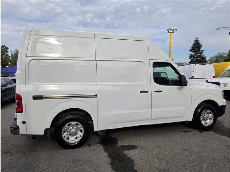 2017 Nissan NV