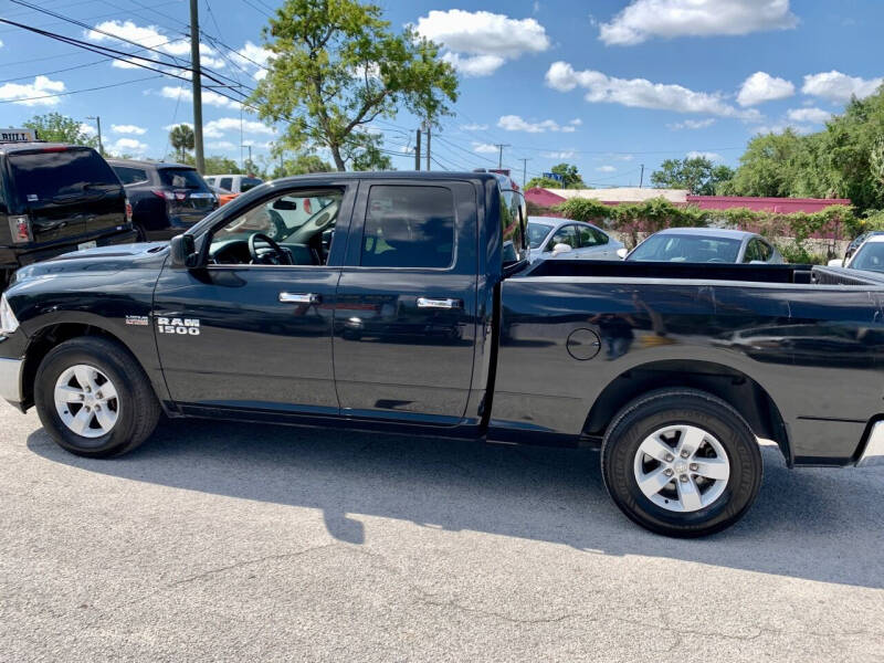 2017 RAM 1500 SLT
