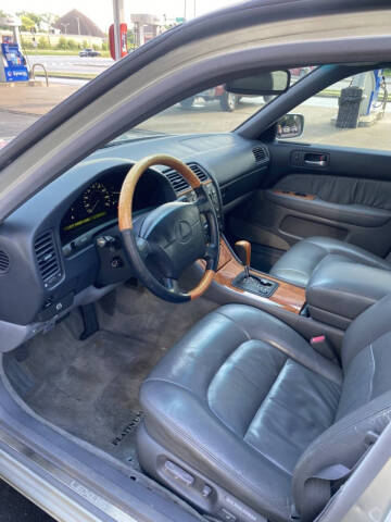 2000 Lexus LS 400