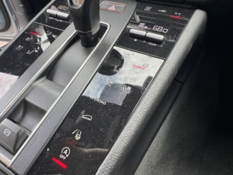 2024 Porsche Macan T