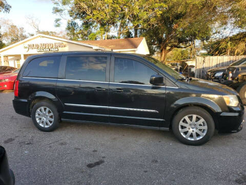 2013 Chrysler Town and Country Touring
