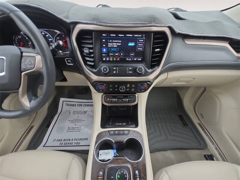 2023 GMC Acadia Denali