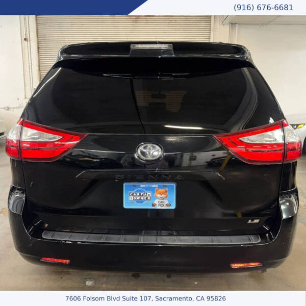 2017 Toyota Sienna LE 8-Passenger