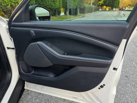 2021 Ford Mustang Mach-E California Route 1