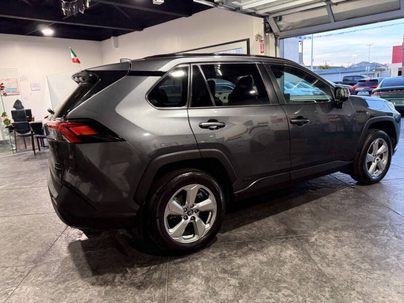 2021 Toyota RAV4 Hybrid XLE Premium