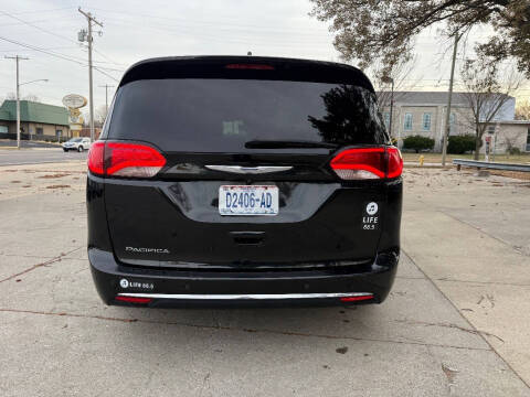 2020 Chrysler Pacifica Touring L