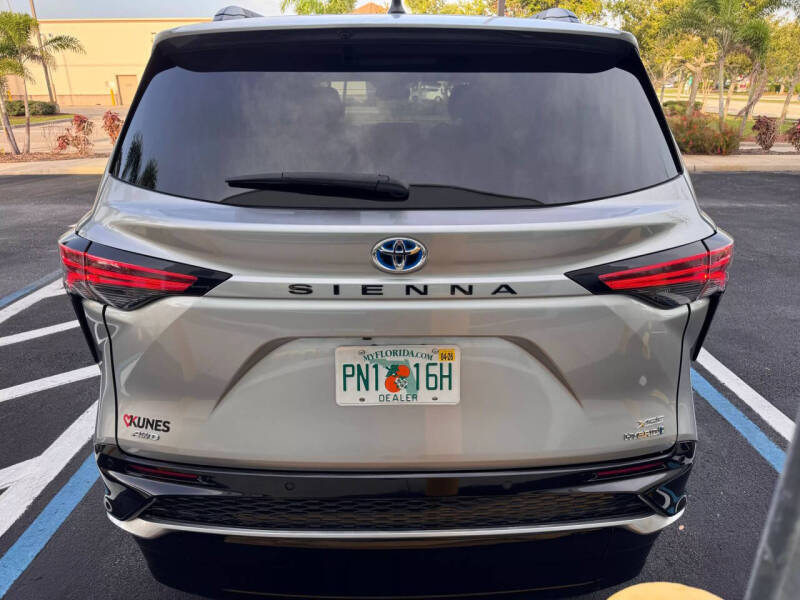 2023 Toyota Sienna XSE 7-Passenger