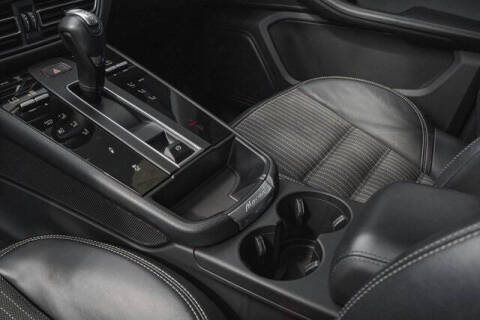 2023 Porsche Macan T