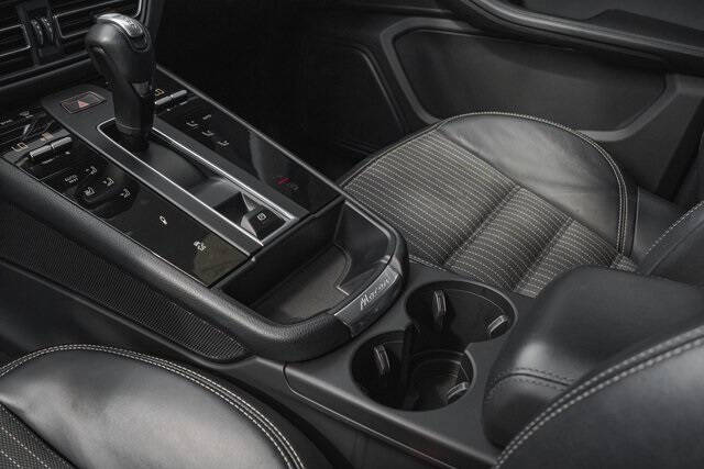 2023 Porsche Macan T