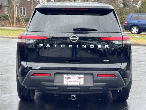 2025 Nissan Pathfinder S