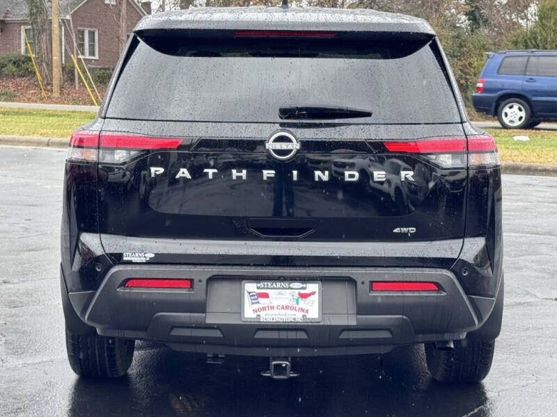 2025 Nissan Pathfinder S