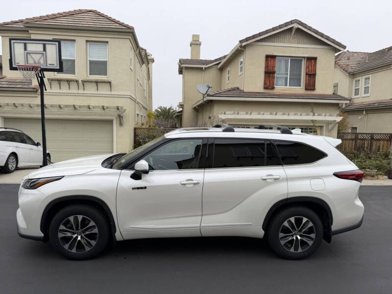 2021 Toyota Highlander Hybrid XLE
