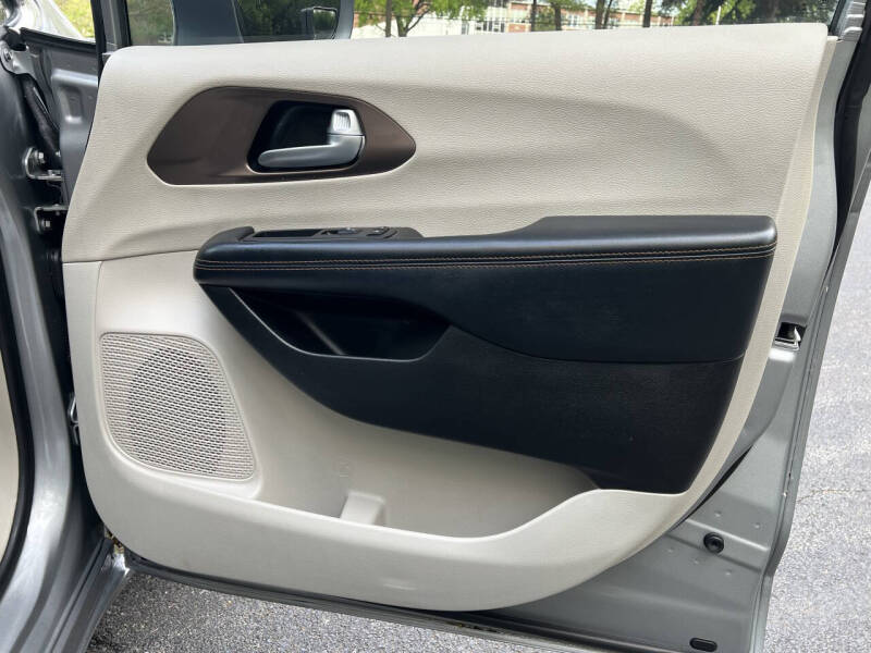 2017 Chrysler Pacifica Touring Plus