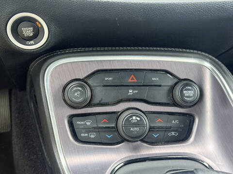 2017 Dodge Challenger SXT