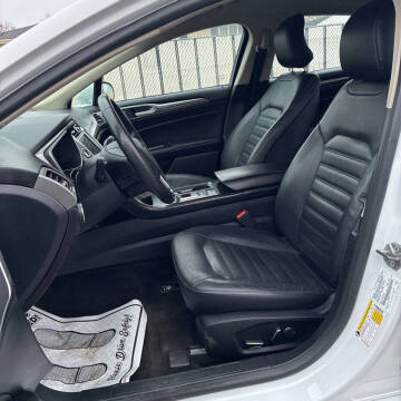 2018 Ford Fusion Hybrid SE