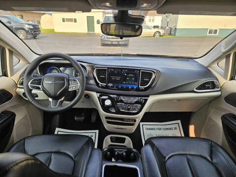 2023 Chrysler Pacifica Touring L