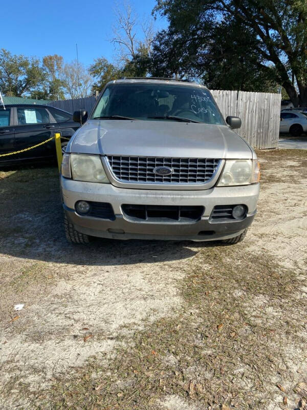 2004 Ford Explorer XLT photo 2