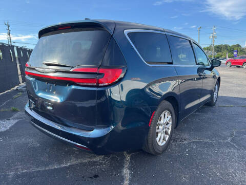 2023 Chrysler Pacifica Touring L