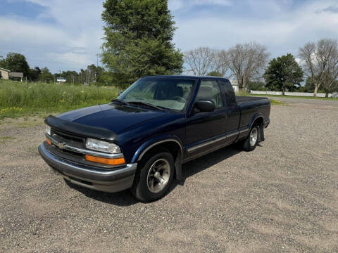 1999 Chevrolet S-10 for sale at D & T AUTO INC in Columbus MN