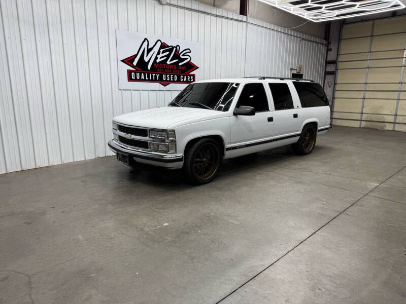 Used 1999 Chevrolet Suburban Base with VIN 1GNEC16R1XJ357692 for sale in Ozark, MO