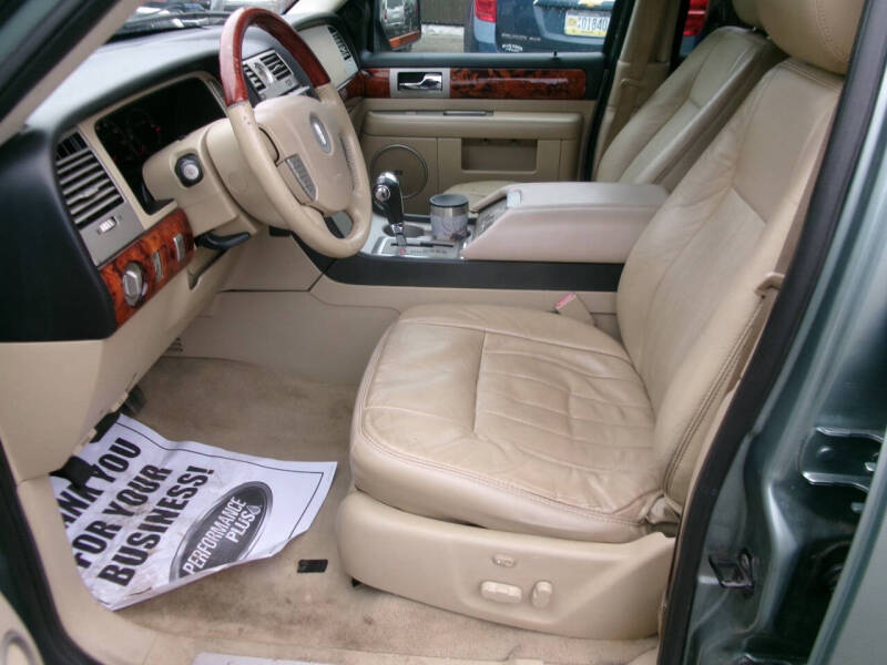 2005 Lincoln Navigator Luxury