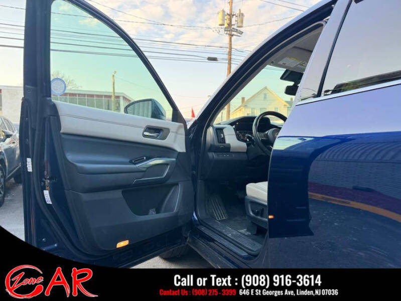 2022 Nissan Pathfinder SL