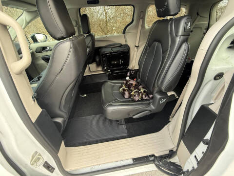 2024 Chrysler Pacifica Touring L