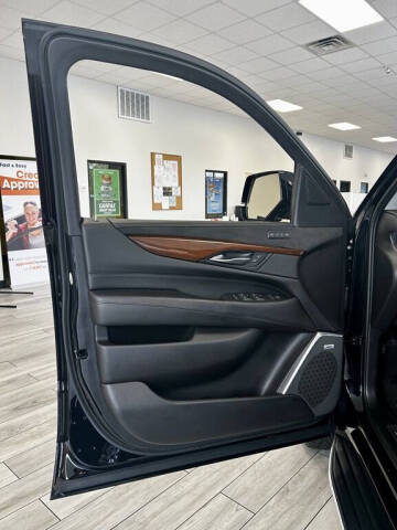 2018 Cadillac Escalade Standard