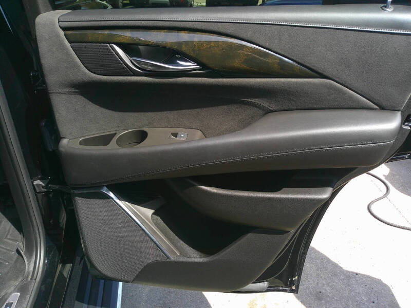 2016 Cadillac Escalade Platinum